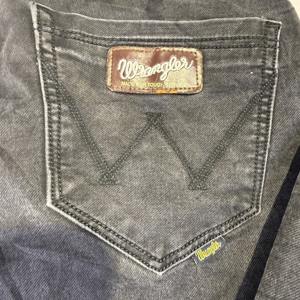 Wrangler High-Rise Women’s Jeans in Washed Black - Picture 5 of 5